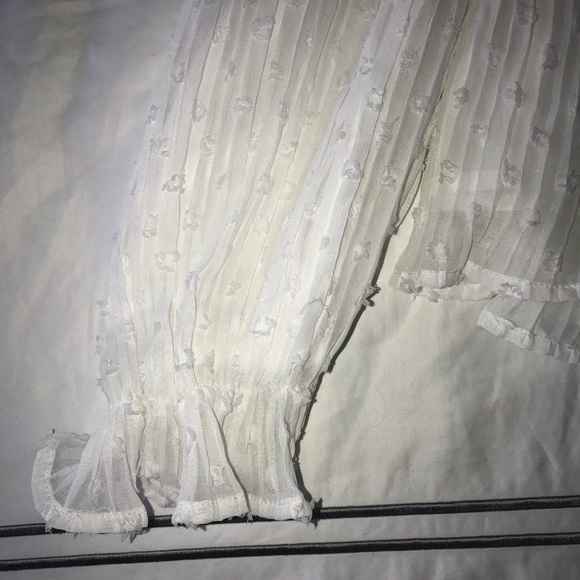 Ruffle Off-Shoulder Blouse - Picture 3 of 4